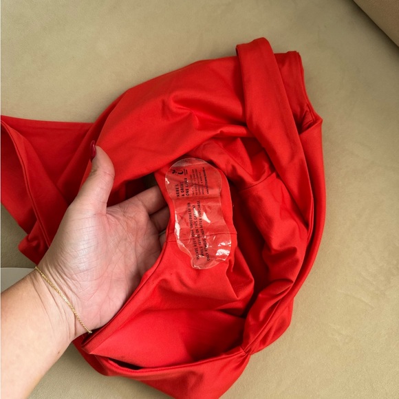 Londre Bodywear Minimalist Bathing suit - Picture 4 of 5